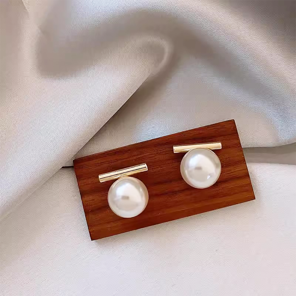 Loopbrek - Stud earrings - Minimalist Metal Pearl Studs - zoom out