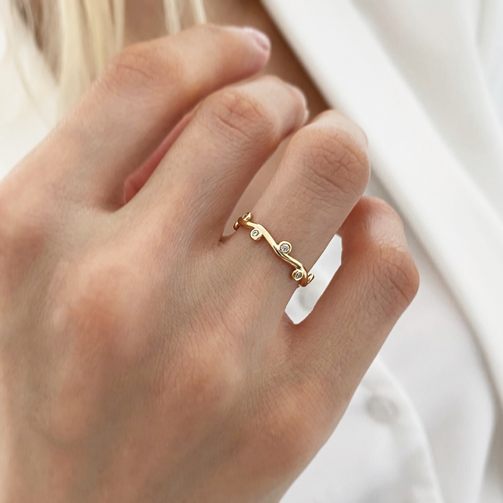 Loopbrek - eaf ring - Leaf-Shaped Open Ring with Wave Design - zoom in