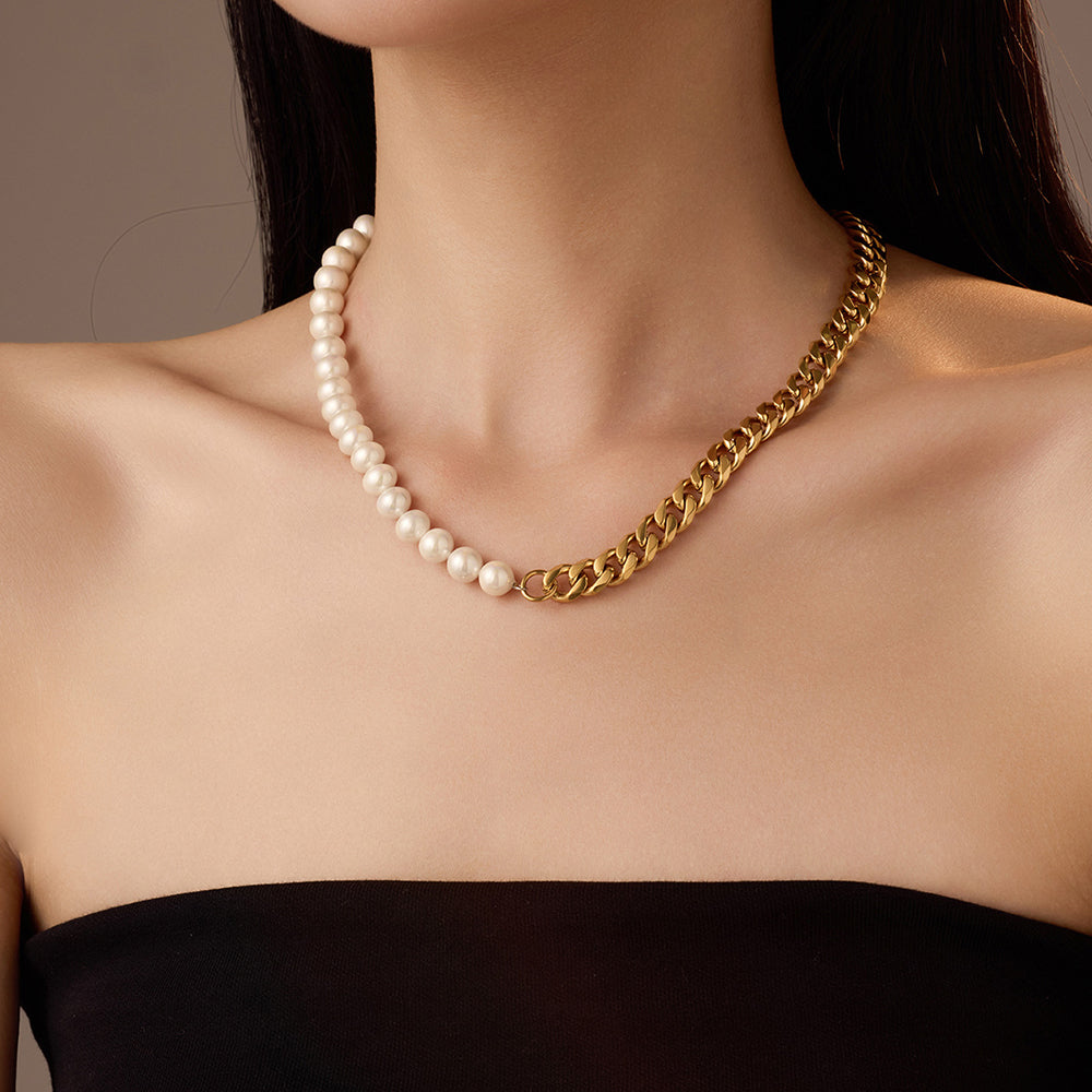 Loopbrek - chain necklace - Cuban Chain Meets Pearl Necklace - zoom out