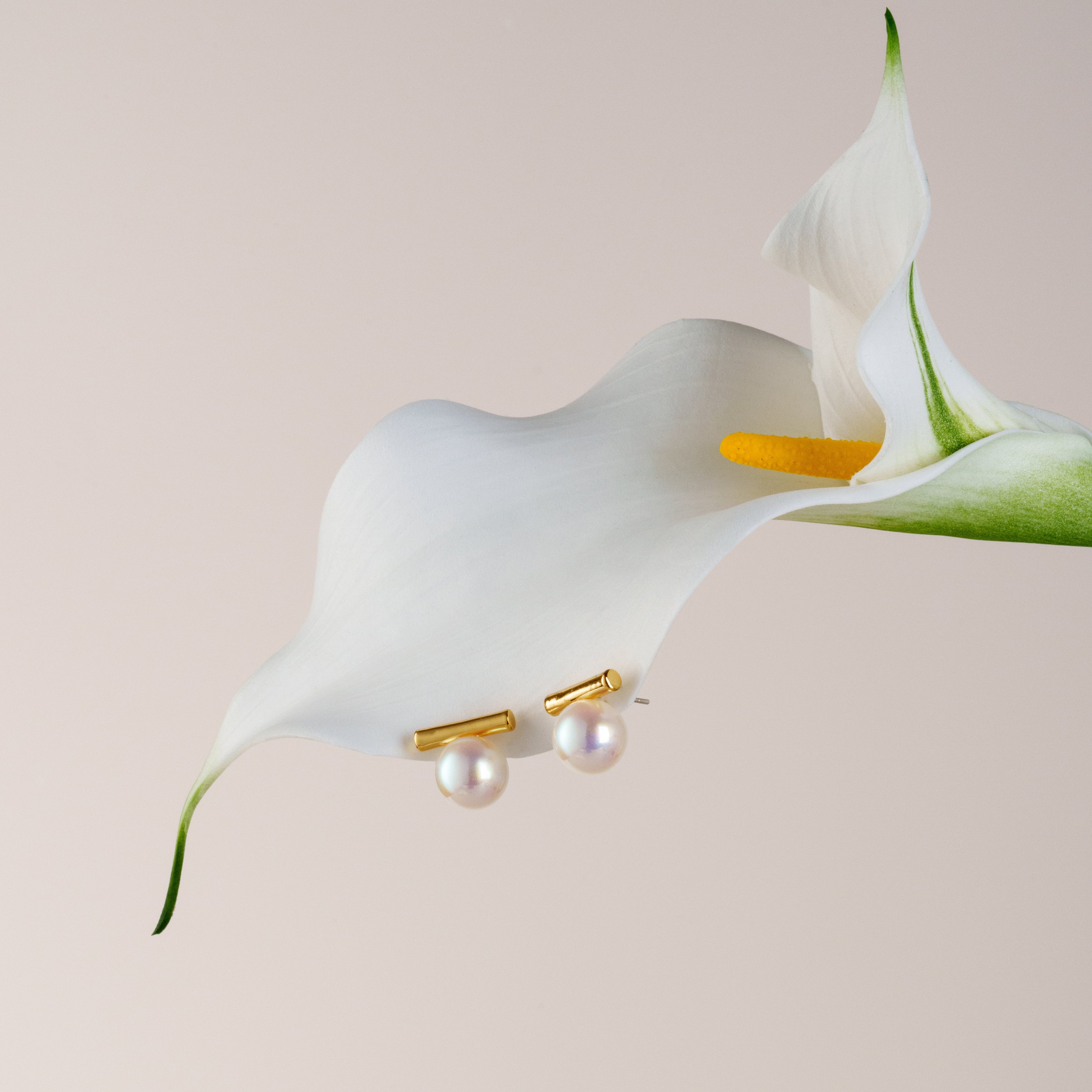 Minimalist Metal Pearl Studs - Loopbrek