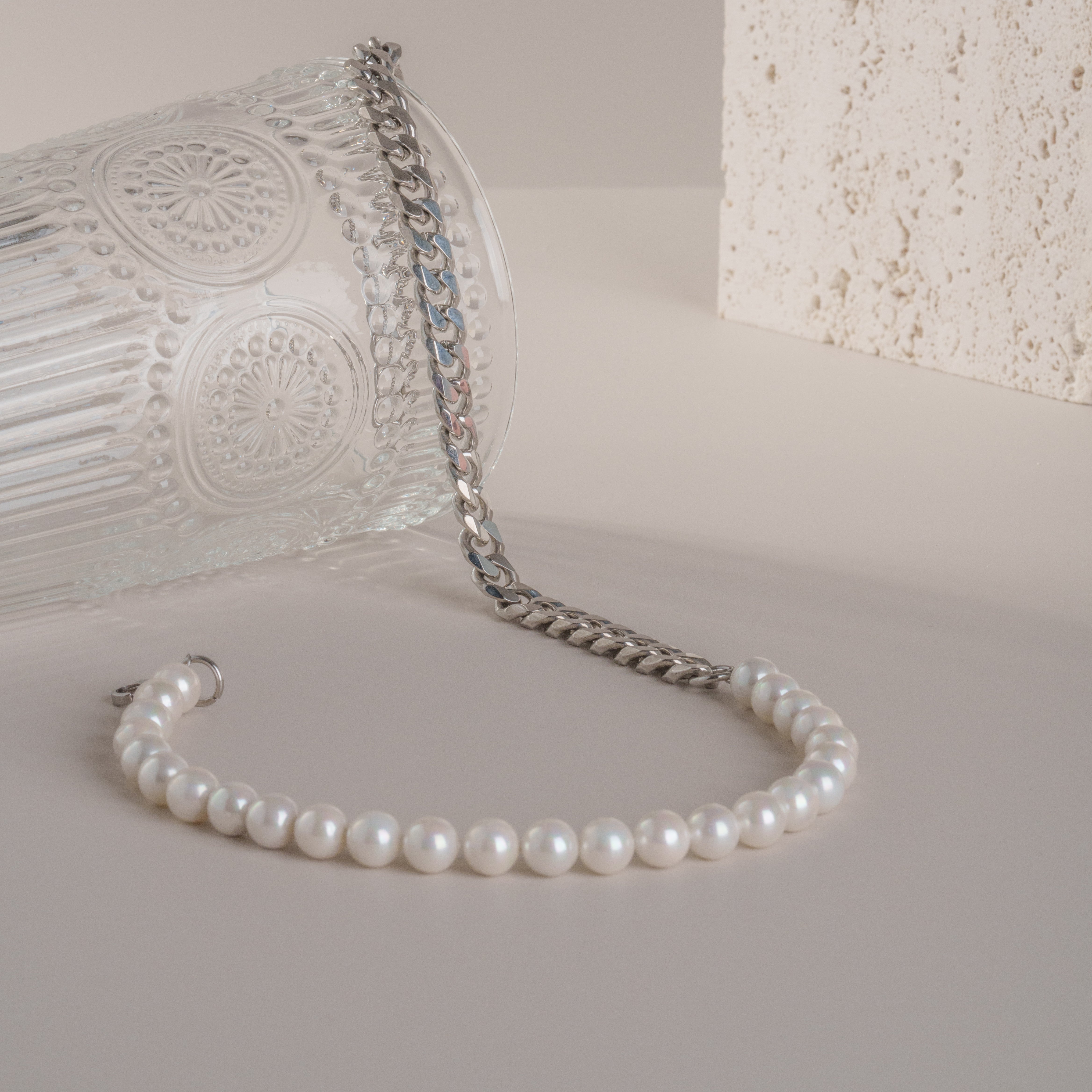 Cuban Chain Meets Pearl Necklace - Loopbrek