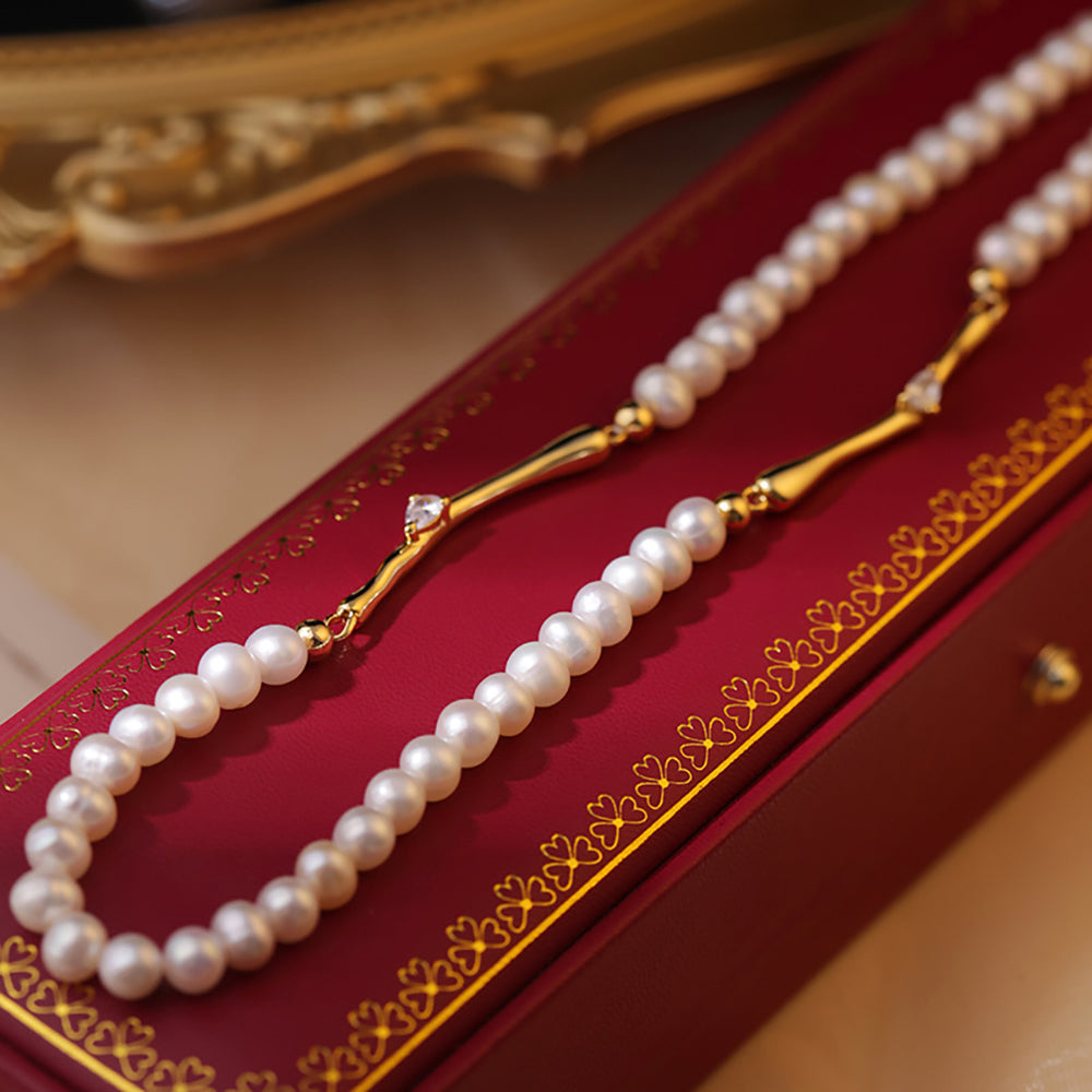 Loopbrek-pearl necklace-Pearls of Nature · Branch Harmony Necklace - zoom in 