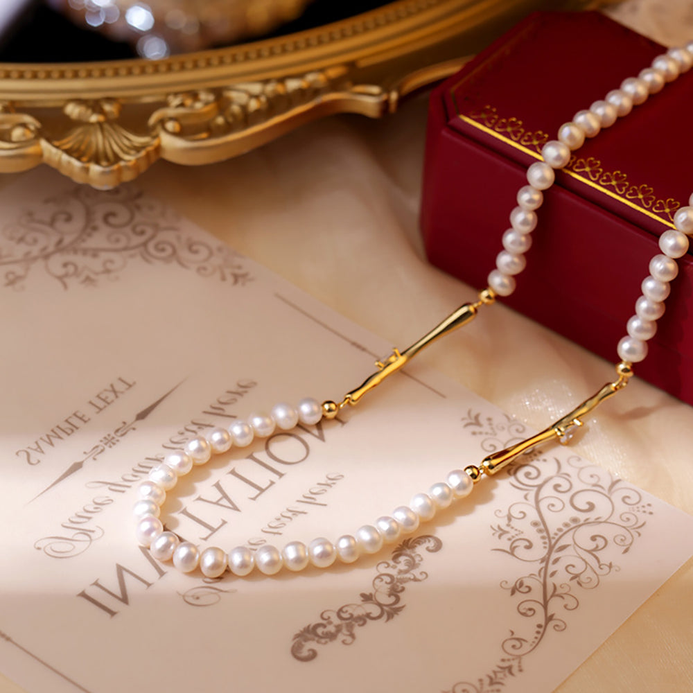 Loopbrek-pearl necklace-Pearls of Nature · Branch Harmony Necklace - zoom in 